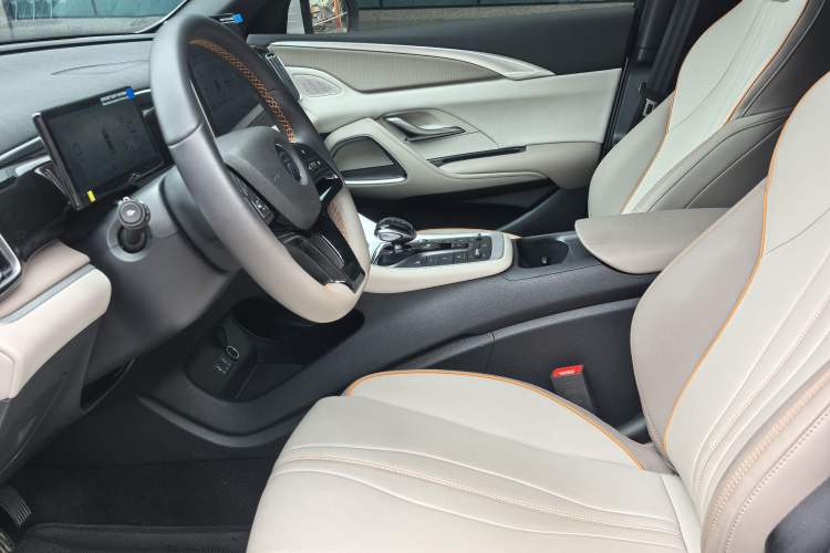 Used BYD Song Pro New Energy 2024 HONOR Edition DM-i 110KM Beyond Model Left Front Seat