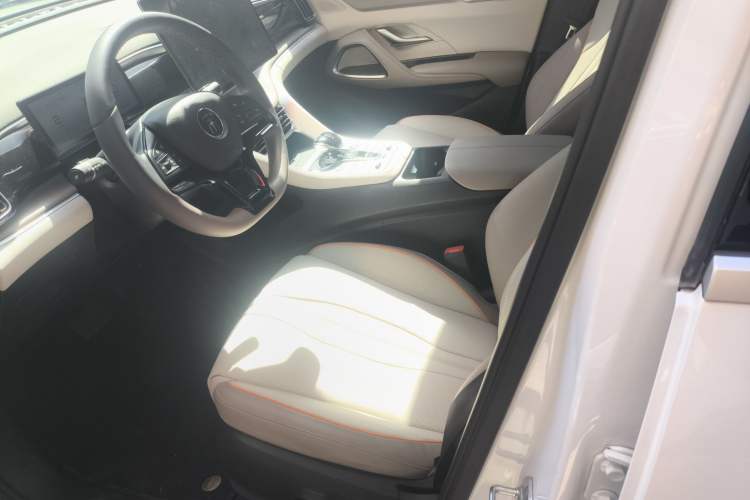 Used BYD Song Pro New Energy 2024 HONOR Edition DM-i 110KM Excellence Model Left Front Seat