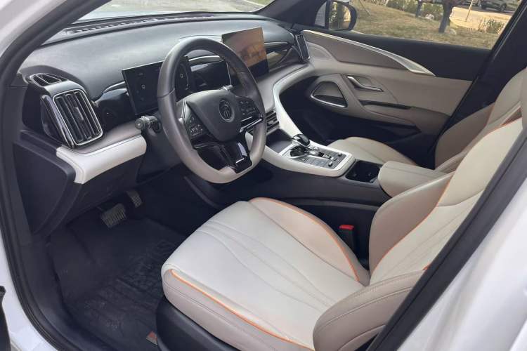 Used BYD Song Pro New Energy 2024 HONOR Edition DM-i 71KM Navigation Model Left Front Seat