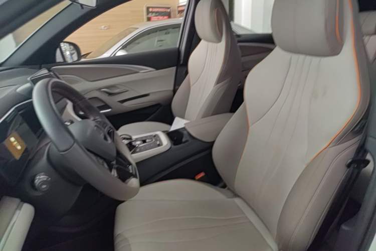 Used BYD Song Pro New Energy 2024 HONOR Edition DM-i 71KM Navigation Model Left Front Seat