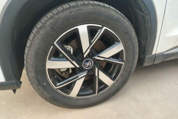 Used BYD Song Pro New Energy 2024 HONOR Edition DM-i 71KM Navigation Model Left Front Wheel Hub