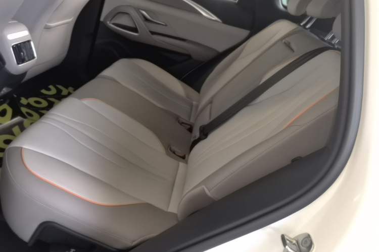 Used BYD Song Pro New Energy 2024 HONOR Edition DM-i 71KM Beyond Model Left Rear Seat