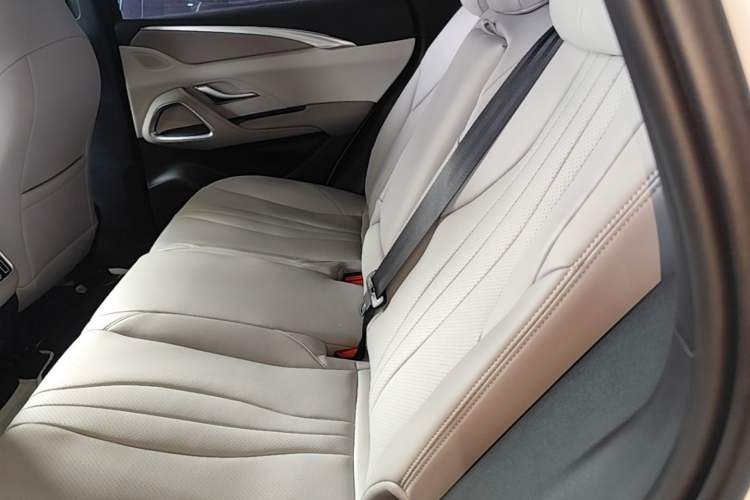 Used BYD Song Pro New Energy 2024 HONOR Edition DM-i 71KM Navigation Model Left Rear Seat