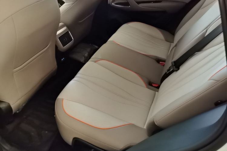 Used BYD Song Pro New Energy 2024 HONOR Edition DM-i 71KM Navigation Model Left Rear Seat