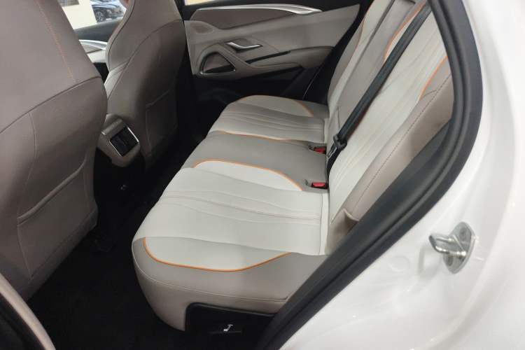Used BYD Song Pro New Energy 2024 HONOR Edition DM-i 71KM Navigation Model Left Rear Seat