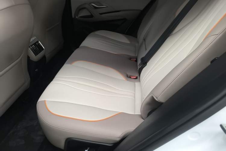 Used BYD Song Pro New Energy 2024 HONOR Edition DM-i 71KM Navigation Model Left Rear Seat