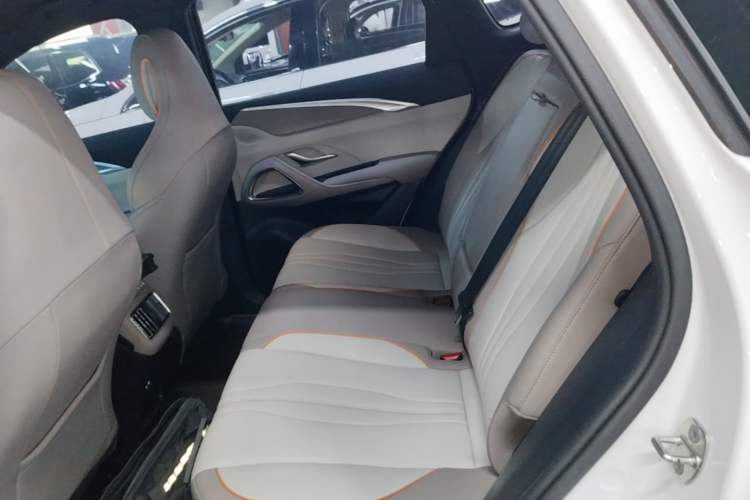 Used BYD Song Pro New Energy 2024 HONOR Edition DM-i 71KM Navigation Model Left Rear Seat