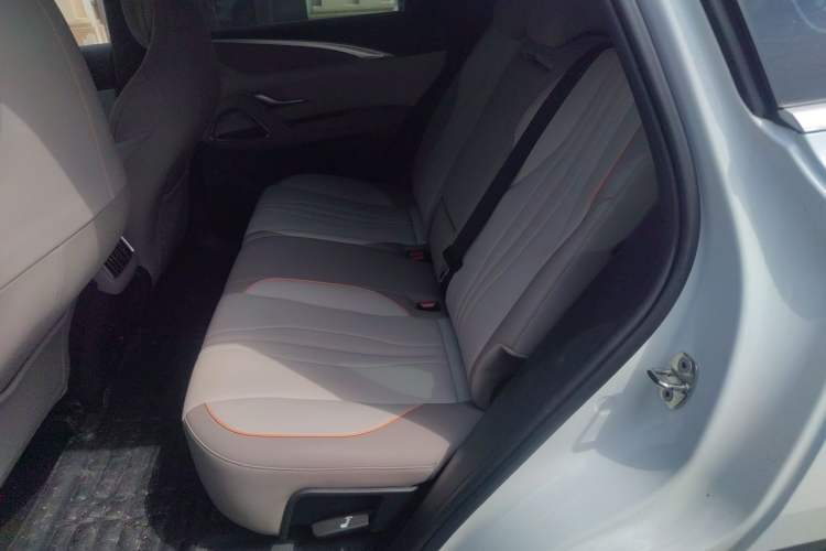 Used BYD Song Pro New Energy 2024 HONOR Edition DM-i 71KM Navigation Model Left Rear Seat