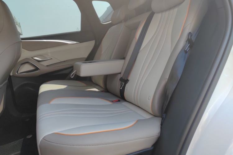 Used BYD Song Pro New Energy 2024 HONOR Edition DM-i 71KM Navigation Model Left Rear Seat