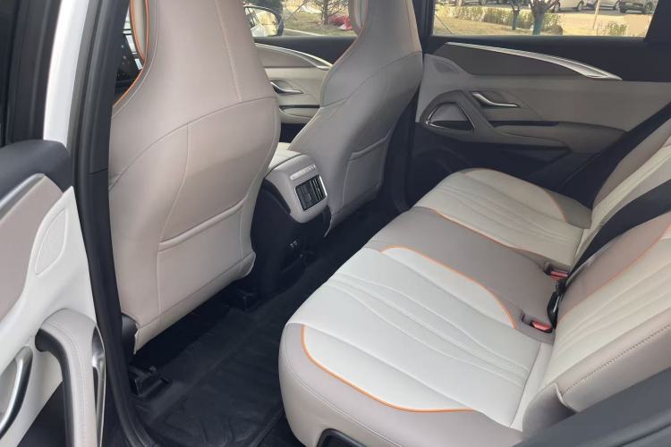 Used BYD Song Pro New Energy 2024 HONOR Edition DM-i 71KM Navigation Model Left Rear Seat