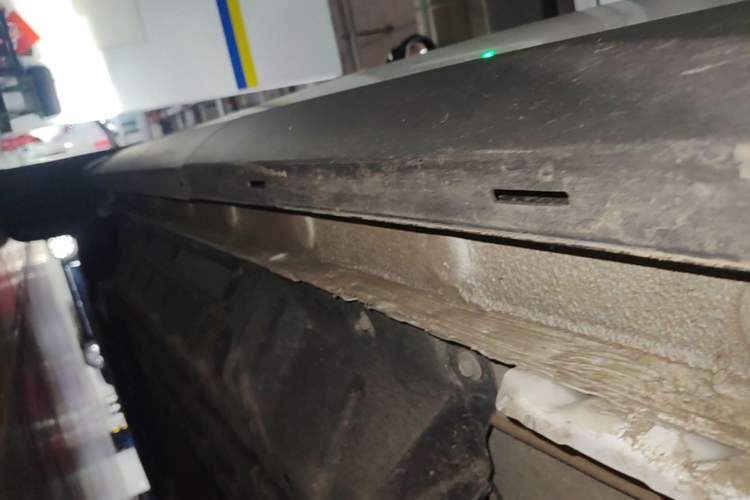Used BYD Song Pro New Energy 2024 HONOR Edition DM-i 71KM Navigation Model Left Side Sill
