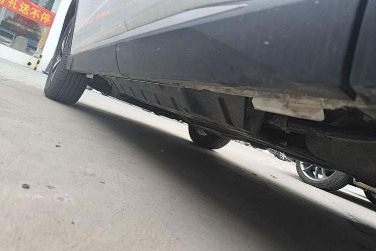 Used BYD Song Pro New Energy 2024 HONOR Edition DM-i 71KM Navigation Model Left Side Sill