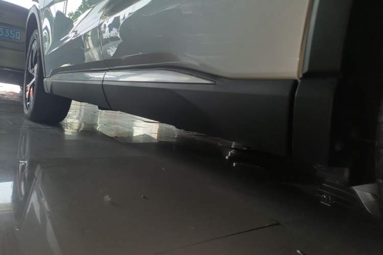 Used BYD Song Pro New Energy 2024 HONOR Edition DM-i 110KM Excellence Model Left Side Sill