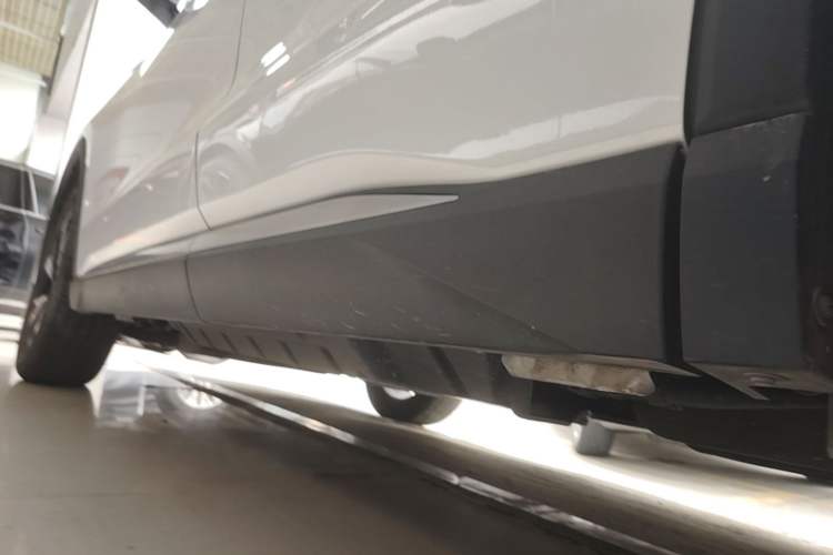 Used BYD Song Pro New Energy 2024 HONOR Edition DM-i 71KM Navigation Model Left Side Sill