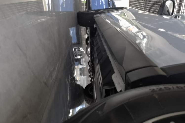 Used BYD Song Pro New Energy 2024 HONOR Edition DM-i 71KM Beyond Model Left Side Sill