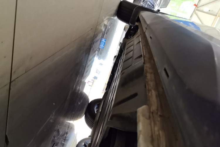 Used BYD Song Pro New Energy 2024 HONOR Edition DM-i 71KM Navigation Model Left Side Sill