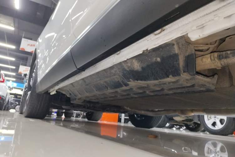 Used BYD Song Pro New Energy 2024 HONOR Edition DM-i 71KM Navigation Model Left Side Sill