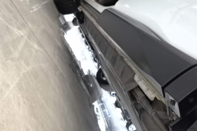Used BYD Song Pro New Energy 2024 HONOR Edition DM-i 110KM Excellence Model Left Side Sill