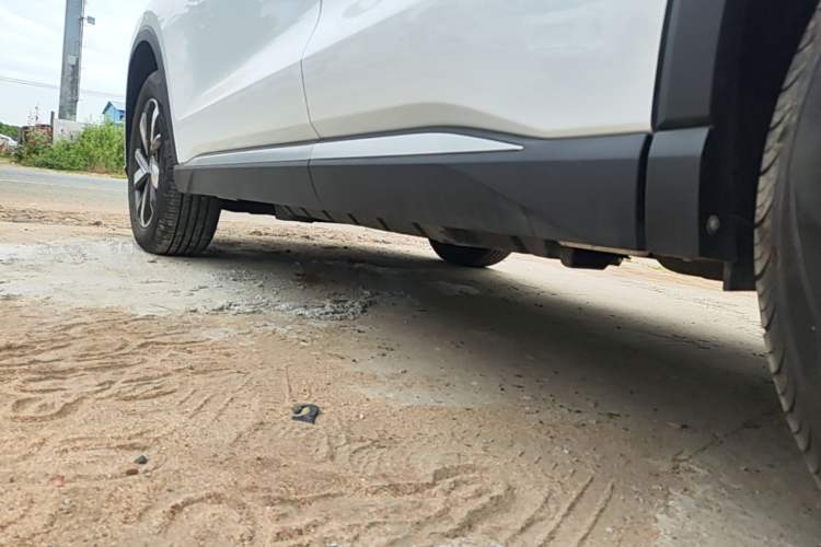 Used BYD Song Pro New Energy 2024 HONOR Edition DM-i 71KM Navigation Model Left Side Sill