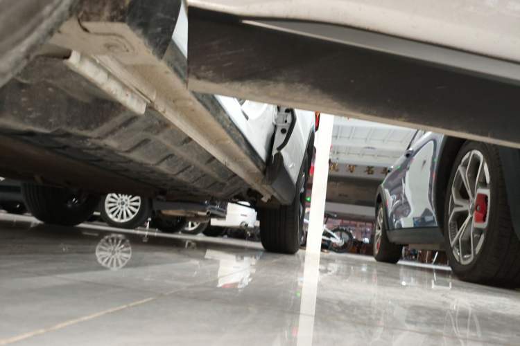 Used BYD Song Pro New Energy 2024 HONOR Edition DM-i 71KM Navigation Model Left Side Sill
