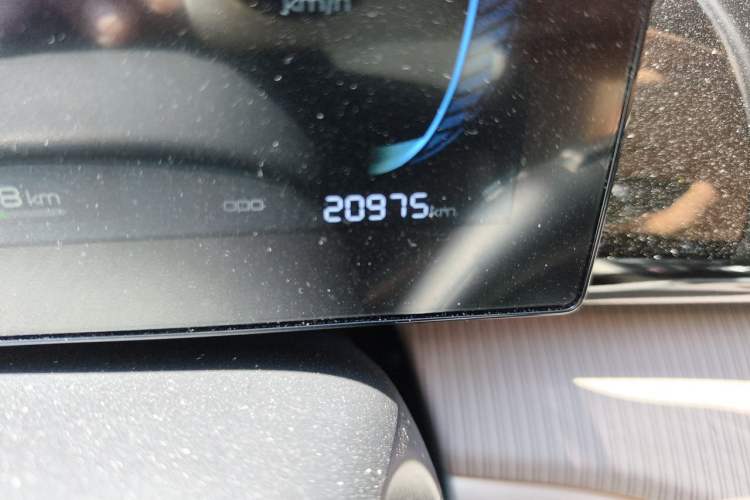 Used BYD Song Pro New Energy 2024 HONOR Edition DM-i 71KM Navigation Model Odometer Close Up