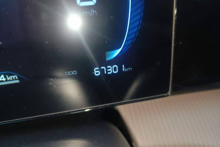 Used BYD Song Pro New Energy 2024 HONOR Edition DM-i 71KM Leading Model Odometer Close Up