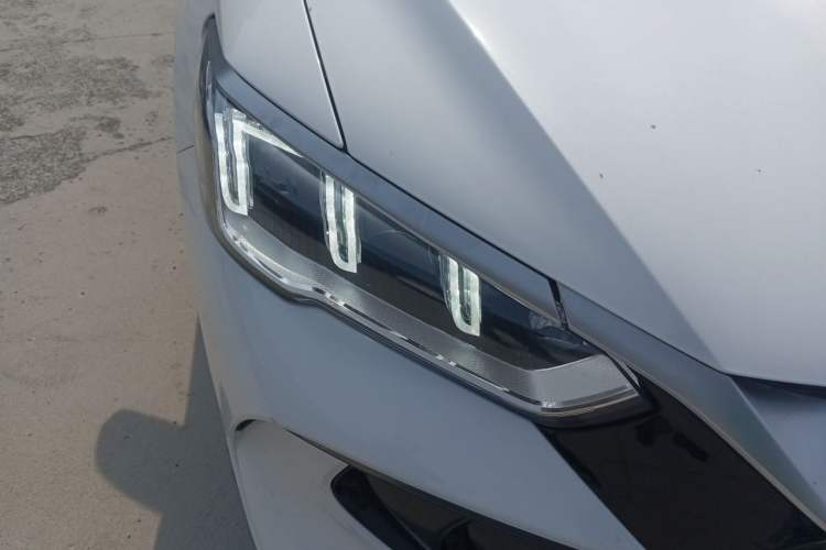 Used BYD Song Pro New Energy 2024 HONOR Edition DM-i 71KM Leading Model Right Front Headlight