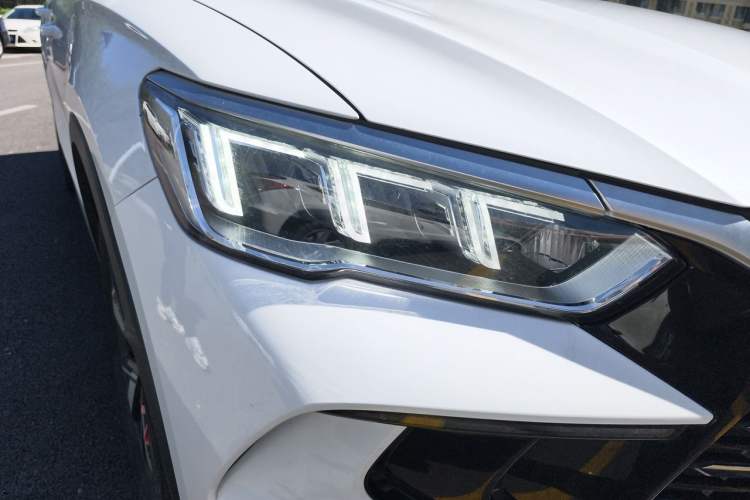 Used BYD Song Pro New Energy 2024 HONOR Edition DM-i 71KM Navigation Model Right Front Headlight