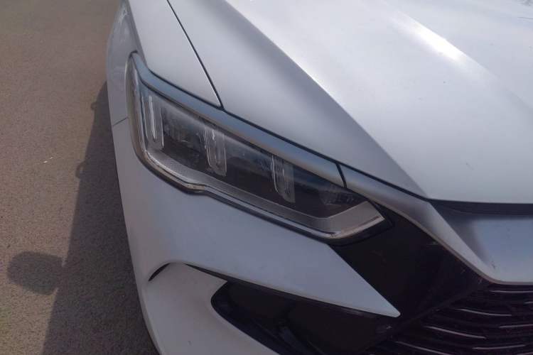 Used BYD Song Pro New Energy 2024 HONOR Edition DM-i 71KM Navigation Model Right Front Headlight