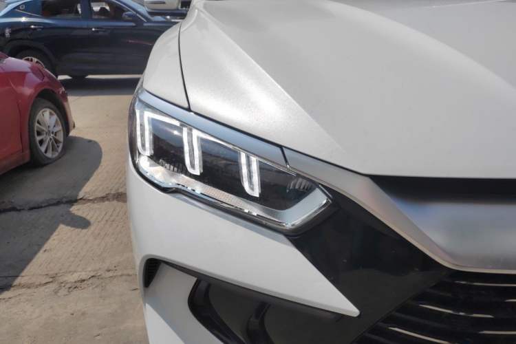 Used BYD Song Pro New Energy 2024 HONOR Edition DM-i 71KM Navigation Model Right Front Headlight