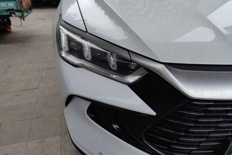 Used BYD Song Pro New Energy 2024 HONOR Edition DM-i 71KM Leading Model Right Front Headlight