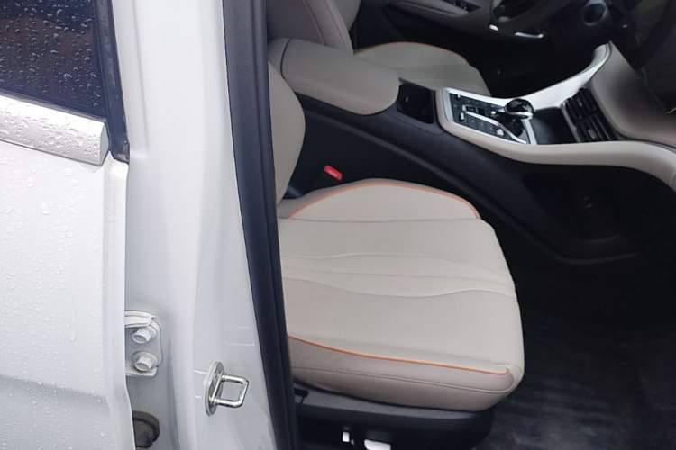 Used BYD Song Pro New Energy 2024 HONOR Edition DM-i 110KM Excellence Model Right Front Seat