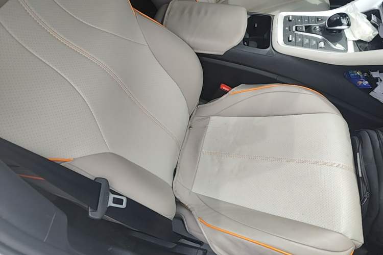 Used BYD Song Pro New Energy 2024 HONOR Edition DM-i 71KM Navigation Model Right Front Seat