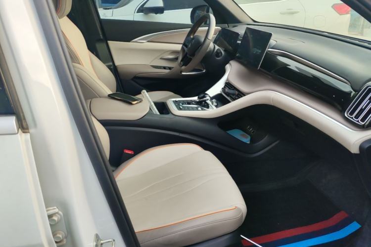 Used BYD Song Pro New Energy 2024 HONOR Edition DM-i 71KM Navigation Model Right Front Seat