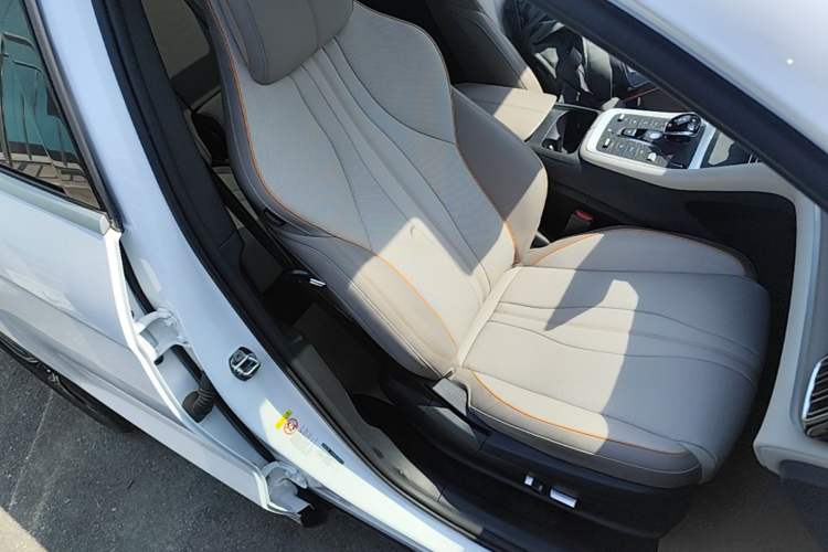 Used BYD Song Pro New Energy 2024 HONOR Edition DM-i 110KM Excellence Model Right Front Seat