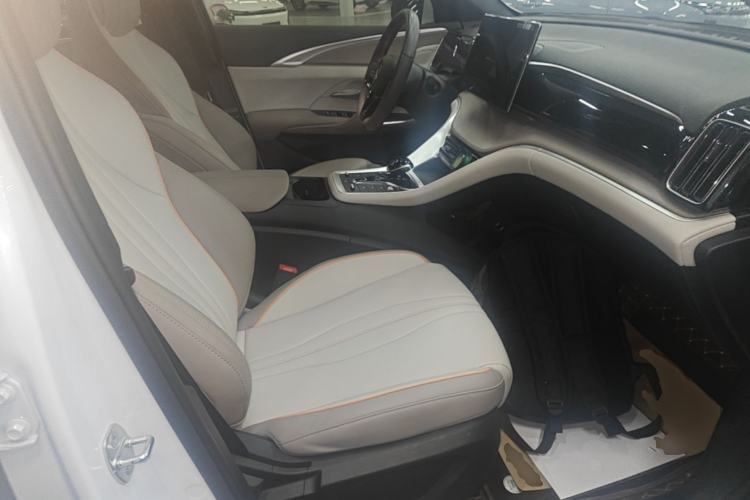 Used BYD Song Pro New Energy 2024 HONOR Edition DM-i 110KM Beyond Model Right Front Seat