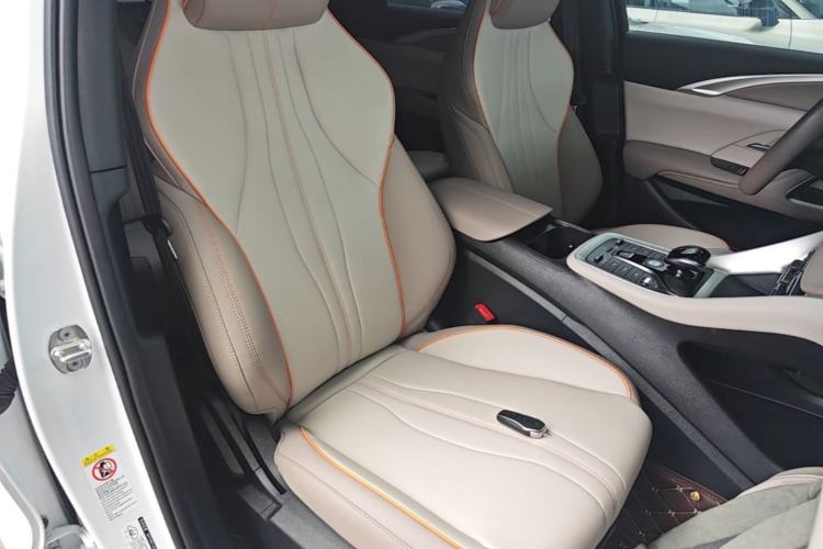 Used BYD Song Pro New Energy 2024 HONOR Edition DM-i 71KM Navigation Model Right Front Seat