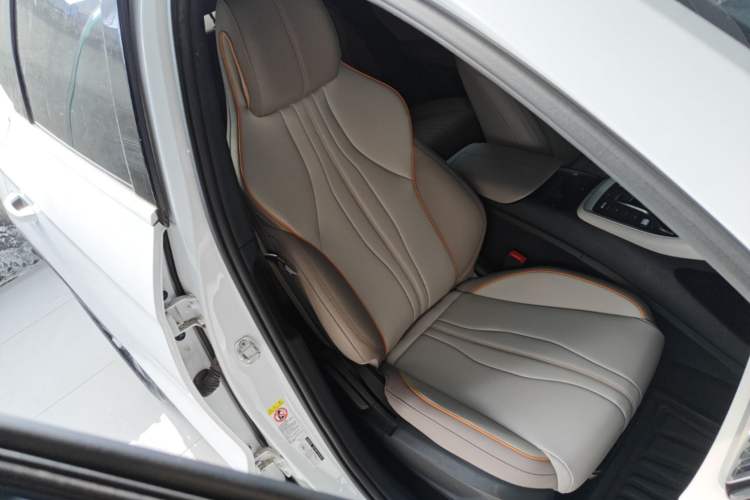 Used BYD Song Pro New Energy 2024 HONOR Edition DM-i 71KM Navigation Model Right Front Seat