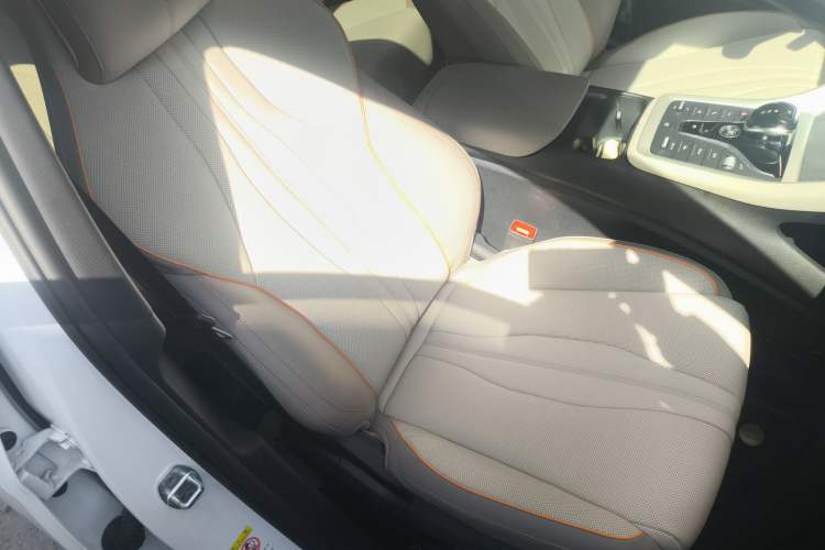 Used BYD Song Pro New Energy 2024 HONOR Edition DM-i 110KM Excellence Model Right Front Seat