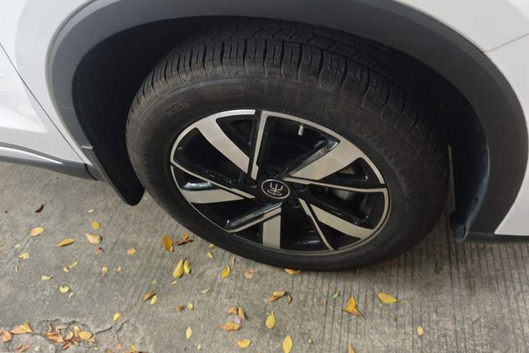 Used BYD Song Pro New Energy 2024 HONOR Edition DM-i 71KM Navigation Model Right Front Wheel Hub