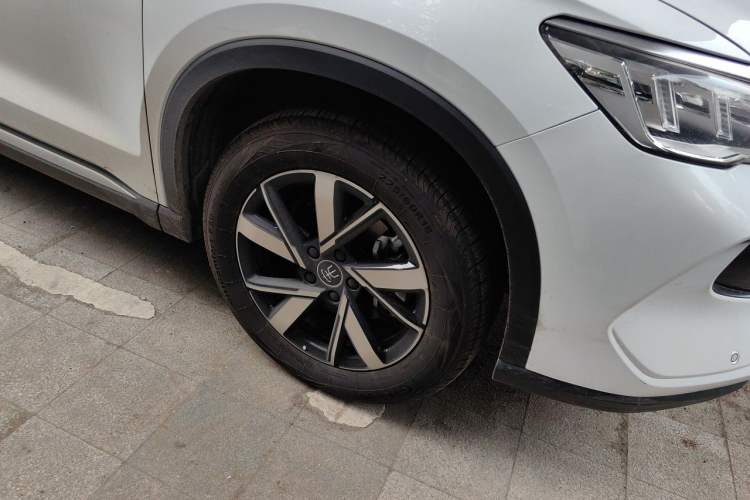Used BYD Song Pro New Energy 2024 HONOR Edition DM-i 71KM Leading Model Right Front Wheel Hub