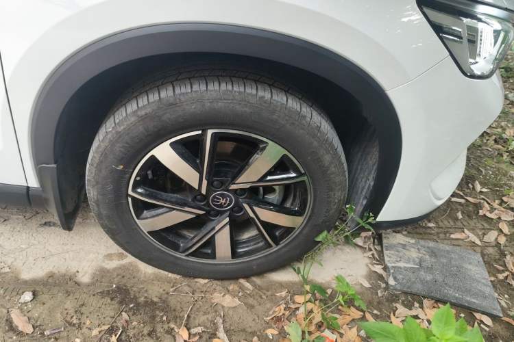 Used BYD Song Pro New Energy 2024 HONOR Edition DM-i 71KM Leading Model Right Front Wheel Hub