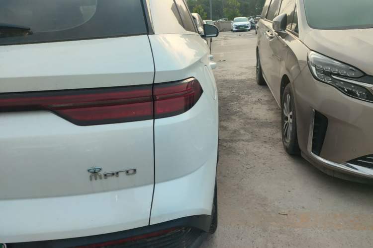 Used BYD Song Pro New Energy 2024 HONOR Edition DM-i 71KM Navigation Model Right Rear Taillight
