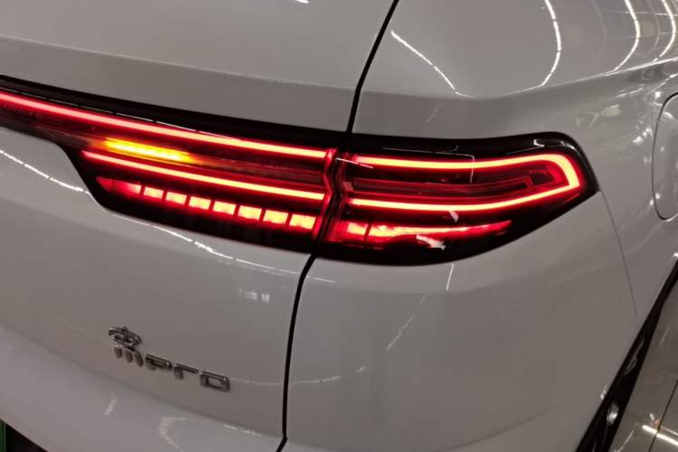 Used BYD Song Pro New Energy 2024 HONOR Edition DM-i 71KM Navigation Model Right Rear Taillight