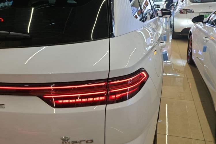 Used BYD Song Pro New Energy 2024 HONOR Edition DM-i 71KM Leading Model Right Rear Taillight
