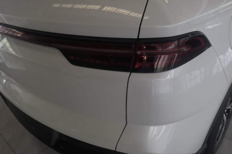 Used BYD Song Pro New Energy 2024 HONOR Edition DM-i 110KM Excellence Model Right Rear Taillight