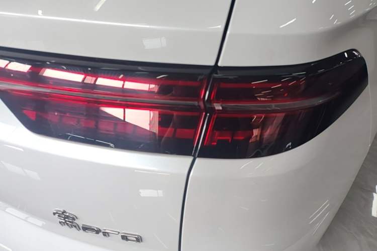 Used BYD Song Pro New Energy 2024 HONOR Edition DM-i 71KM Leading Model Right Rear Taillight