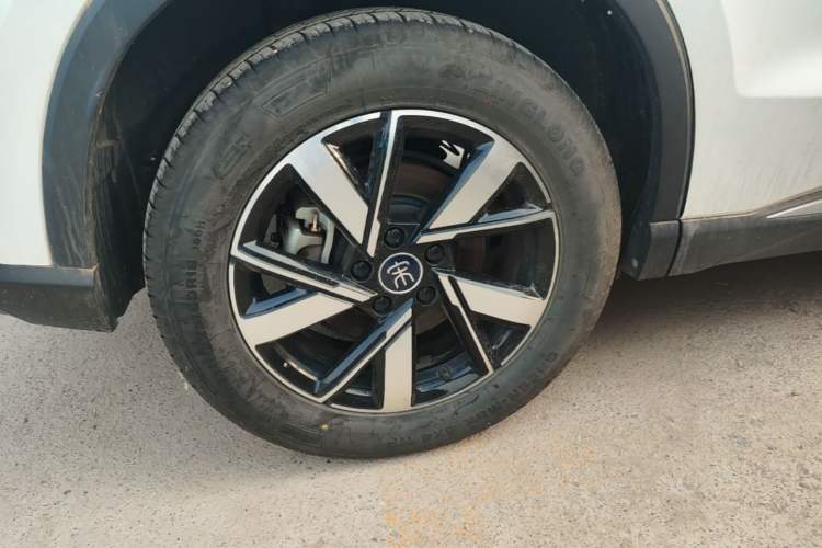 Used BYD Song Pro New Energy 2024 HONOR Edition DM-i 71KM Navigation Model Right Rear Wheel Hub