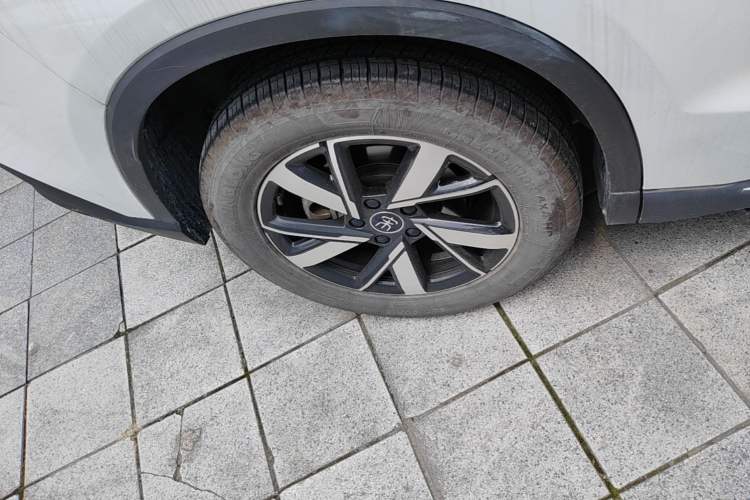 Used BYD Song Pro New Energy 2024 HONOR Edition DM-i 71KM Navigation Model Right Rear Wheel Hub