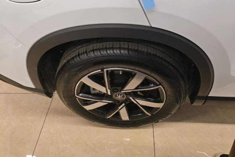 Used BYD Song Pro New Energy 2024 HONOR Edition DM-i 71KM Leading Model Right Rear Wheel Hub